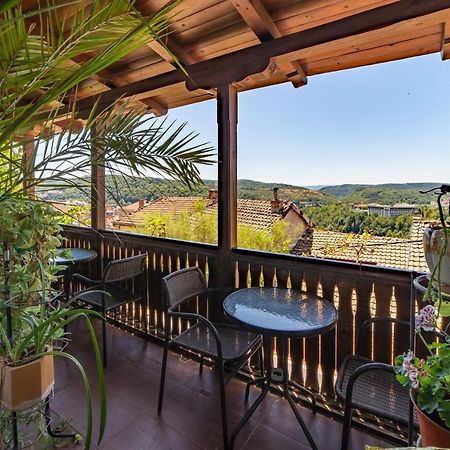 Винената Къща Veliko Tŭrnovo Exterior photo